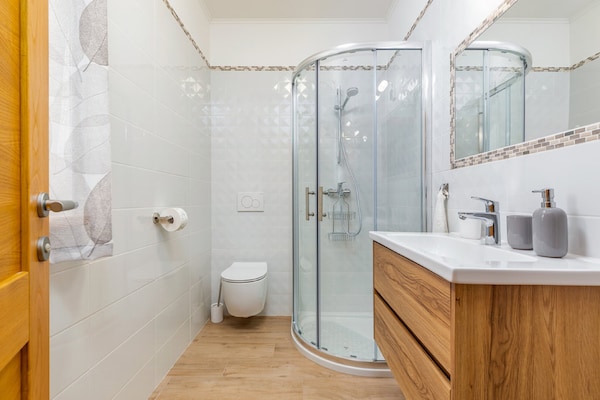 Foto van Stijlvolle villa met zwembad en tuin - Vakantiehuis in Čepić - BathRoom
