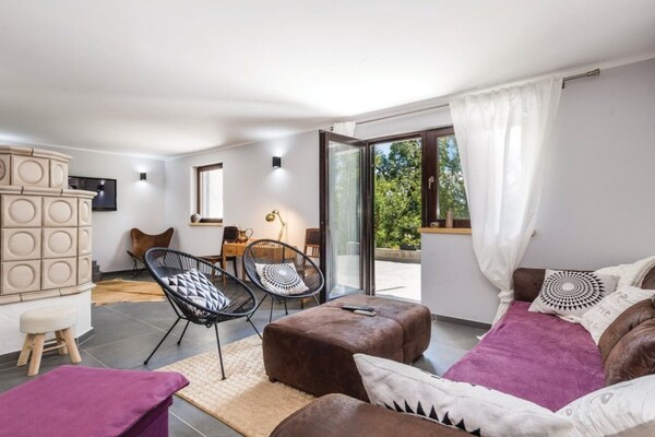 Foto van Countryside Villa Latin with Outdoor Swimming Pool - Four Bedroom Villa with Swimming Pool - LivingRoom