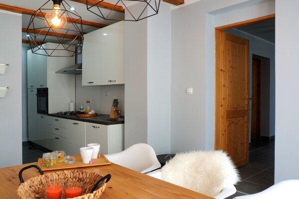 Foto van Countryside Villa Latin with Outdoor Swimming Pool - Four Bedroom Villa with Swimming Pool - Kitchen