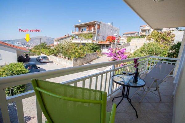 Foto van Deluxe Three Bedroom Apartment with Balcony and Pool - TerraceBalcony