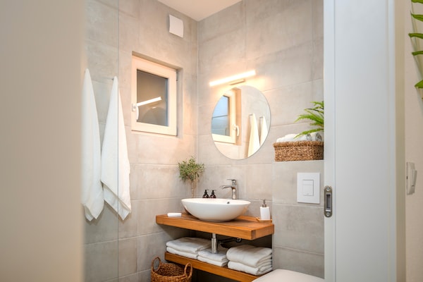 Foto van Toevluchtsoord met zeezicht op het eiland Hvar - Vakantiehuis in Svirce - BathRoom