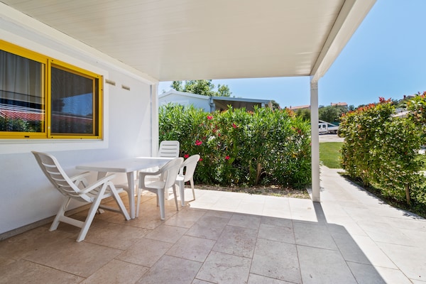 Foto van Stacaravan in Banjole bij Strand Centinera - Vakantiehuis in Banjole - TerraceBalcony