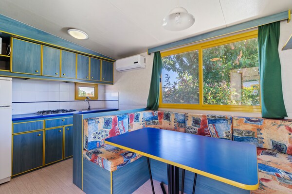 Foto van Stacaravan in Banjole bij Strand Centinera - Vakantiehuis in Banjole - DiningRoom