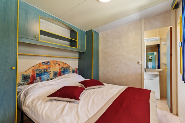 Foto van Stacaravan in Banjole bij Strand Centinera - Vakantiehuis in Banjole - BedRoom