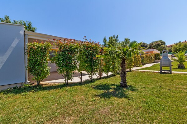 Foto van Stacaravan in Banjole bij Strand Centinera - Vakantiehuis in Banjole - GardenSummer