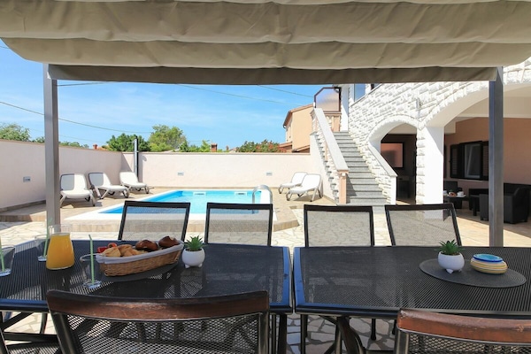 Foto van Dvori met privézwembad - Vakantiehuis in Medulin - Untagged