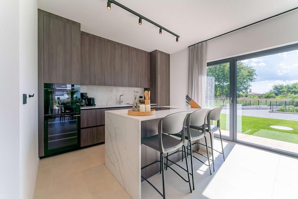 Foto van Exquisite villa met jacuzzi - Vakantiehuis in Labinci - Kitchen