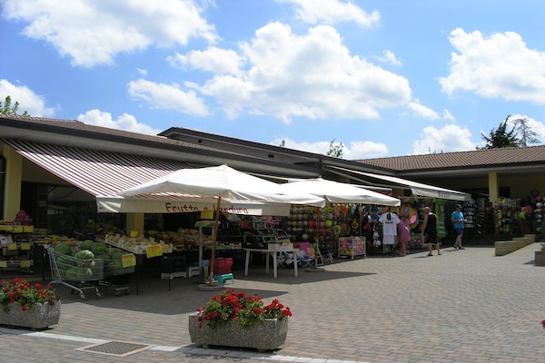 Foto van Stacaravan op vakantiepark Bella italia - Vakantiehuis in Peschiera - ParkFacilities