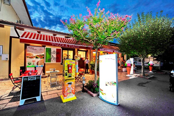 Foto van Stacaravan op vakantiepark Bella italia - Vakantiehuis in Peschiera - ParkFacilities