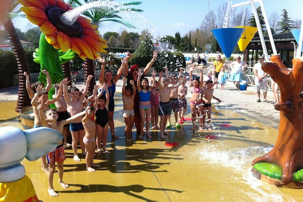 Foto van Stacaravan op vakantiepark Bella italia - Vakantiehuis in Peschiera - Pool