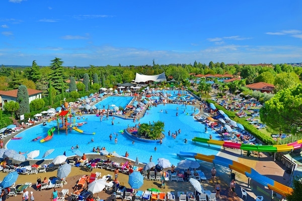 Foto van Stacaravan op vakantiepark Bella italia - Vakantiehuis in Peschiera - Pool