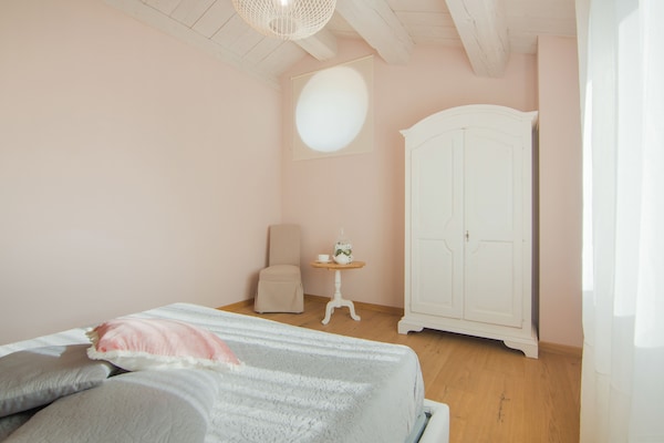 Foto van Elegante villa met tuin - Vakantiehuis in Acqualagna - BedRoom