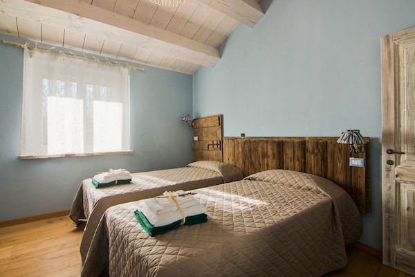 Foto van Elegante villa met tuin - Vakantiehuis in Acqualagna - BedRoom