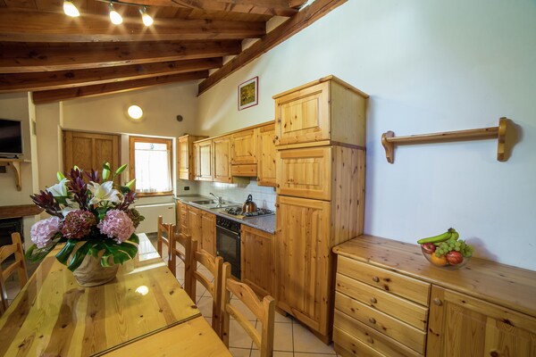 Foto van Appartement met open haard - Vakantiehuis in Antey-Saint-Andrè - LivingRoom