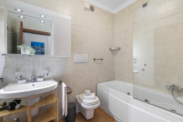 Foto van Appartement met uitzicht op het meer van Lugano. - Vakantiehuis in Porlezza - BathRoom