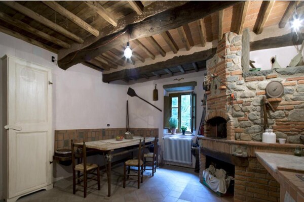 Foto van Charmante molen aan de rivier Pescia met tuin - Vakantiehuis in Vellano-Pescia-PT - DiningRoom