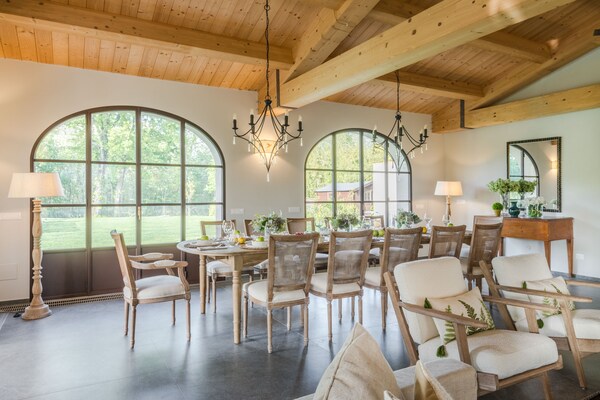 Foto van Villa in Toscane nabij Pisa met zwembad - Vakantiehuis in Orentano - DiningRoom