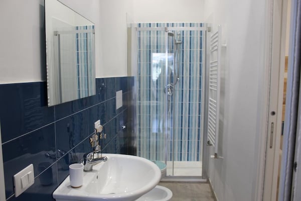 Foto van Villa op Sicilië met tuin en toegang tot de zee - Vakantiehuis in Solanto - BathRoom