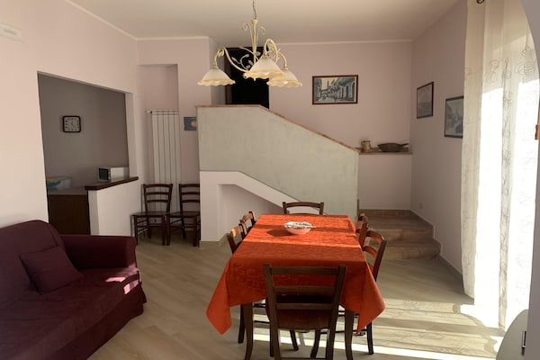 Foto van Familie Siciliaans Erfgoedhuis - Vakantiehuis in TRECASTAGNI - DiningRoom