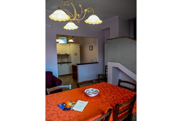 Foto van Familie Siciliaans Erfgoedhuis - Vakantiehuis in TRECASTAGNI - DiningRoom