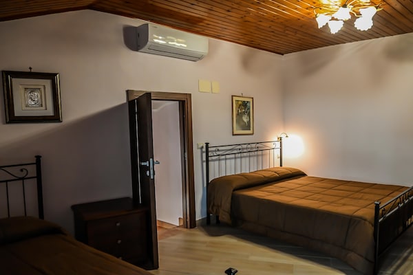 Foto van Familie Siciliaans Erfgoedhuis - Vakantiehuis in TRECASTAGNI - BedRoom