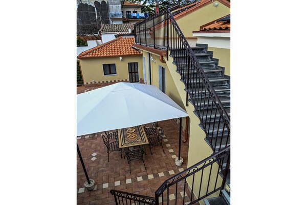 Foto van Familie Siciliaans Erfgoedhuis - Vakantiehuis in TRECASTAGNI - TerraceBalcony