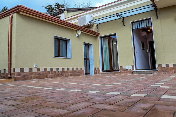 Foto van Familie Siciliaans Erfgoedhuis - Vakantiehuis in TRECASTAGNI - ExteriorSummer