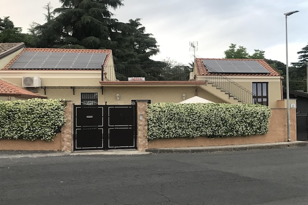 Foto van Familie Siciliaans Erfgoedhuis - Vakantiehuis in TRECASTAGNI - ExteriorSummer