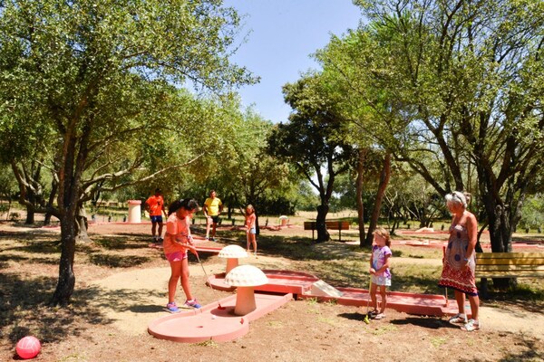 Foto van Stacaravan in Bessan met terras - Vakantiehuis in Bessan - GardenSummer