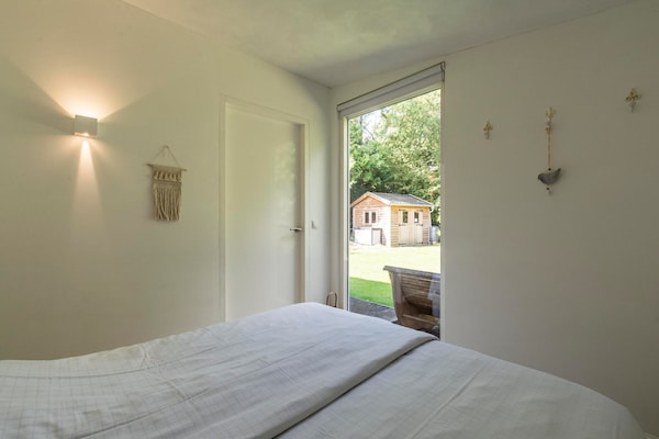 Foto van Eureka 109 Bungalow voor 6 personen met tuin - Vakantiehuis in Sint Maartensvlotbrug - BedRoom