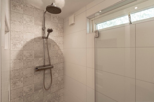 Foto van Eureka 109 Bungalow voor 6 personen met tuin - Vakantiehuis in Sint Maartensvlotbrug - BathRoom