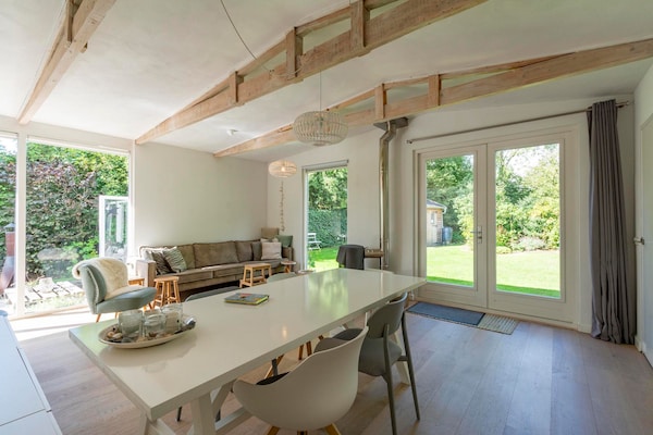 Foto van Eureka 109 Bungalow voor 6 personen met tuin - Vakantiehuis in Sint Maartensvlotbrug - DiningRoom