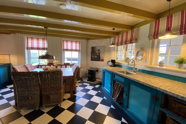 Foto van Comfortabele kustvakantie - Vakantiehuis in Hippolytushoef - Kitchen
