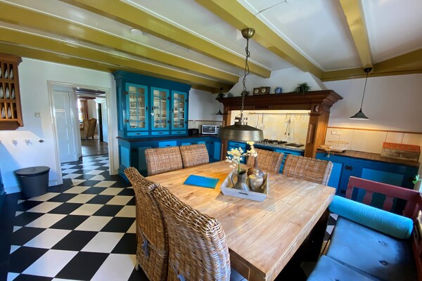 Foto van Comfortabele kustvakantie - Vakantiehuis in Hippolytushoef - DiningRoom