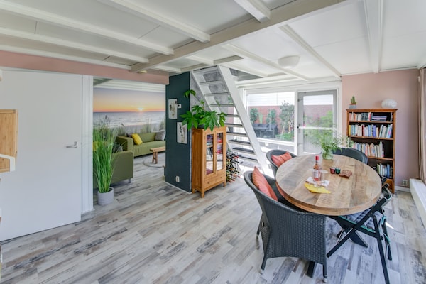 Foto van Comfortabel vakantiehuis vlakbij de zee - Vakantiehuis in Noordwijkerhout - DiningRoom