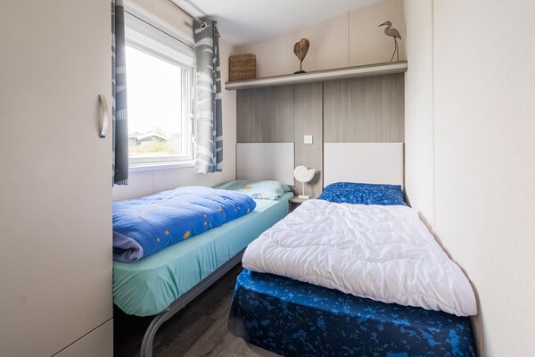 Foto van Luxe chalet met tuin op rustige locatie in Renesse - BedRoom