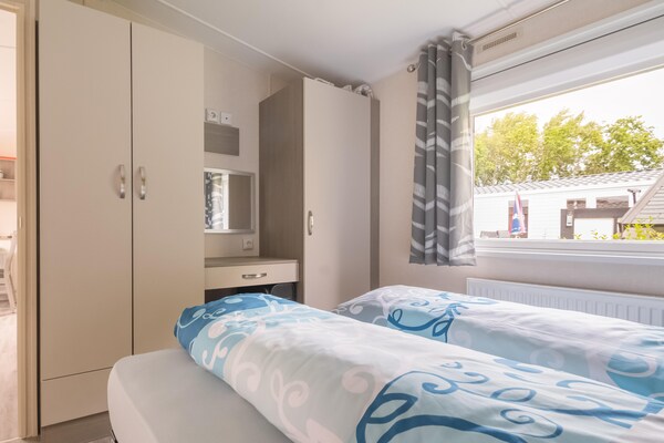 Foto van Luxe chalet met tuin op rustige locatie in Renesse - BedRoom