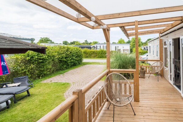 Foto van Luxe chalet met tuin op rustige locatie in Renesse - GardenSummer