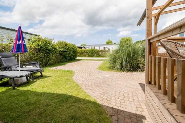 Foto van Luxe chalet met tuin op rustige locatie in Renesse - GardenSummer