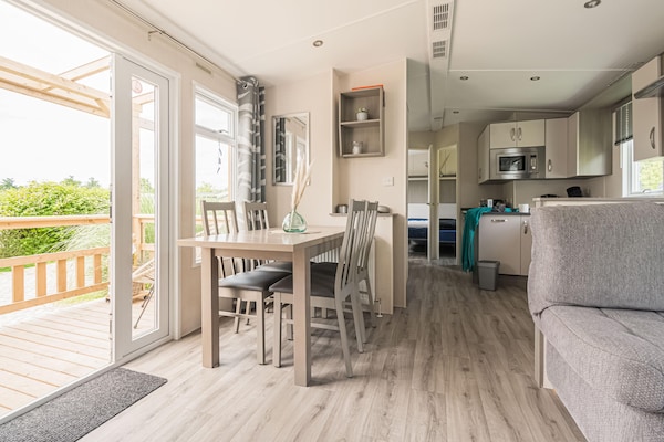 Foto van Luxe chalet met tuin op rustige locatie in Renesse - DiningRoom
