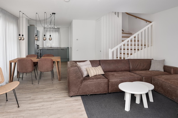 Foto van Comfortabele villa in het Veerse Meer - Vakantiehuis in Wolphaartsdijk - LivingRoom