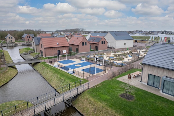 Foto van Comfortabele villa in het Veerse Meer - Vakantiehuis in Wolphaartsdijk - AreaSummer5KM