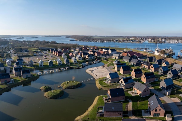 Foto van Comfortabele villa in het Veerse Meer - Vakantiehuis in Wolphaartsdijk - AreaSummer5KM