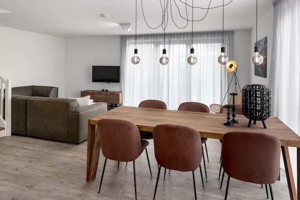 Foto van Comfortabele villa in het Veerse Meer - Vakantiehuis in Wolphaartsdijk - DiningRoom