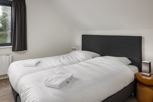 Foto van Comfortabele villa in het Veerse Meer - Vakantiehuis in Wolphaartsdijk - BedRoom