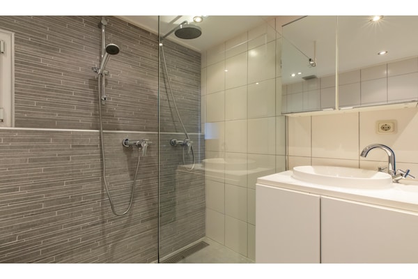 Foto van Vakantiehuis in Breskens bij het Strand - Vakantiehuis in Breskens - BathRoom