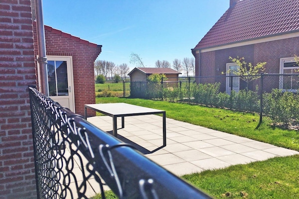 Foto van Huisdiervriendelijk verblijf met tuin - Vakantiehuis in Breskens - ViewSummer