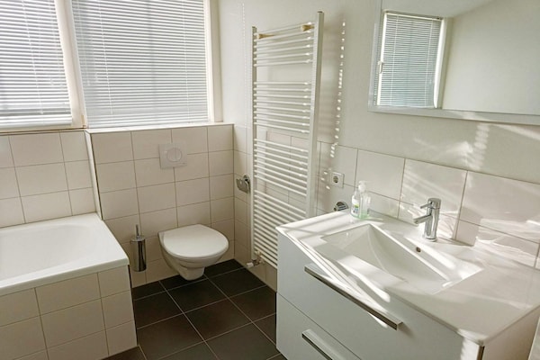 Foto van Huisdiervriendelijk verblijf met tuin - Vakantiehuis in Breskens - BathRoom