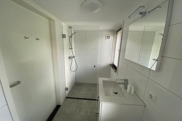 Foto van Comfortabele en toegankelijke villa voor 8p - Vakantiehuis in Otterlo - BathRoom