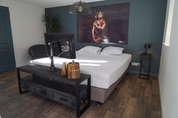 Foto van Comfortabele Veluwe Holiday Base voor 10 personen - Vakantiehuis in Otterlo - BedRoom